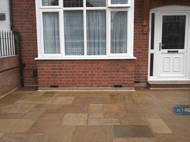 Room for rent in London Borough of Hounslow, Osterley