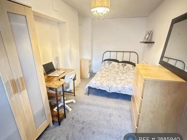 Room for rent in Northgate Village, Two Mills