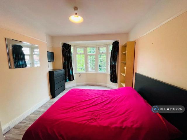 Room for rent in London Borough of Croydon, Selhurst