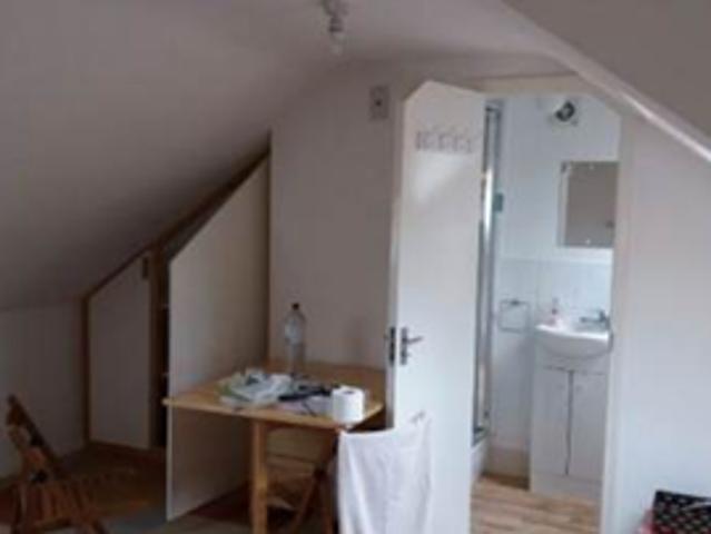 Room for rent in Fallow Corner, Greater London