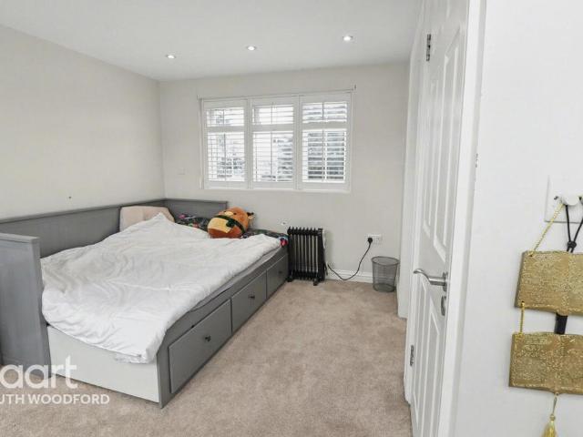 Room for rent in Woodford Bridge, Greater London
