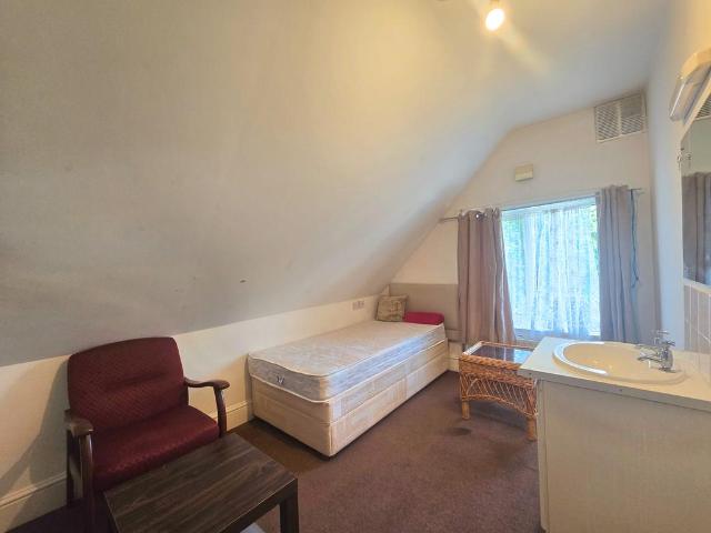 Room for rent in Farnborough, Hampshire