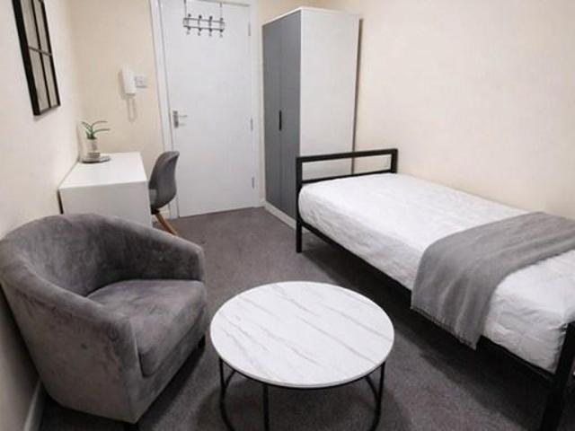 Room for rent in Hulme, Georgia