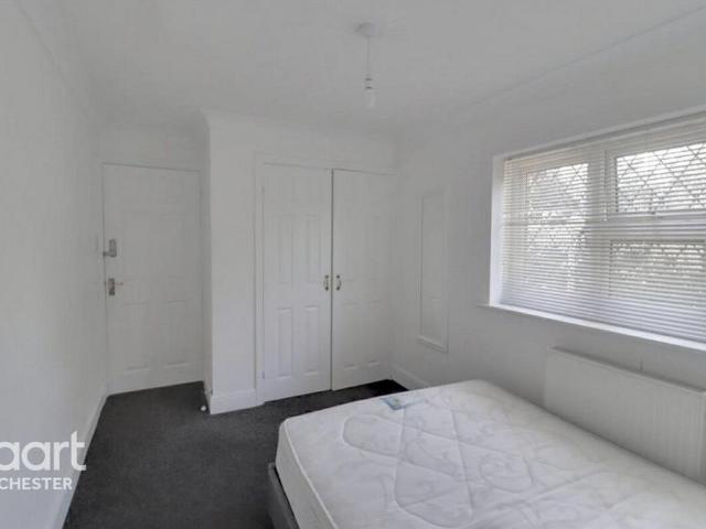 Room for rent in Mile End, Fordham Heath