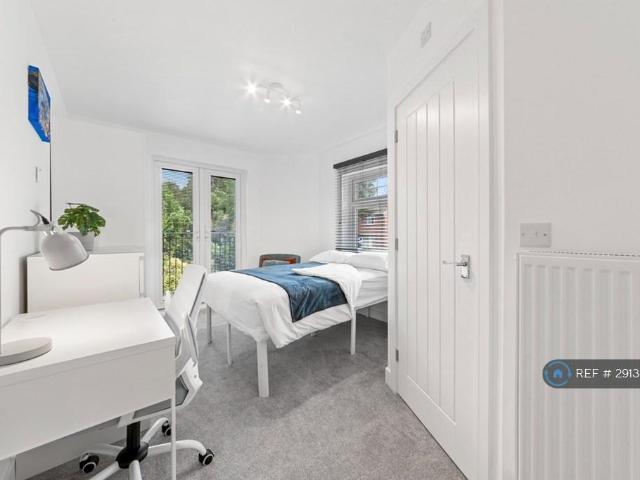 Room for rent in Vinters Park, Midway