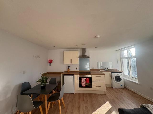 Room for rent in Hyde Park, South Yorkshire