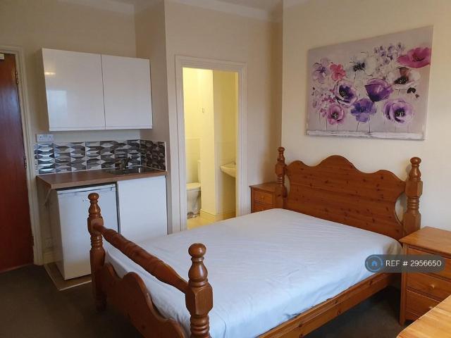 Room for rent in New Normanton, East Midlands