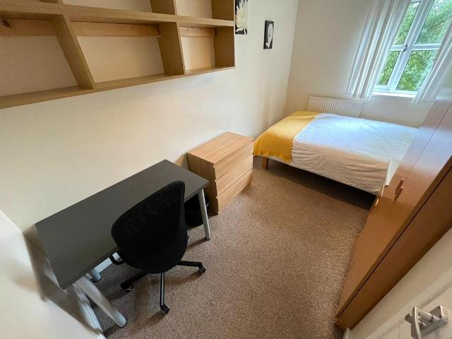 Room for rent in Haddon, East Midlands