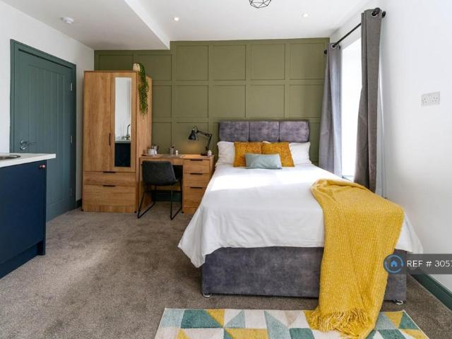 Room for rent in Holt Lane End, Oldham