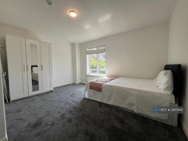 Room for rent in West Thurrock, Essex