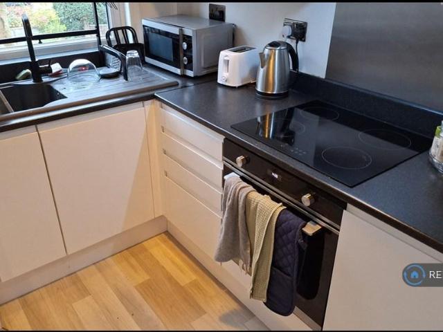 Room for rent in Burley, West Yorkshire