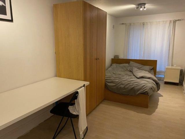Room for rent in London Borough of Ealing, Perivale