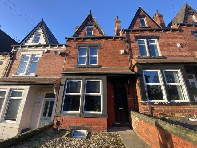 Room for rent in Kirkstall, West Yorkshire