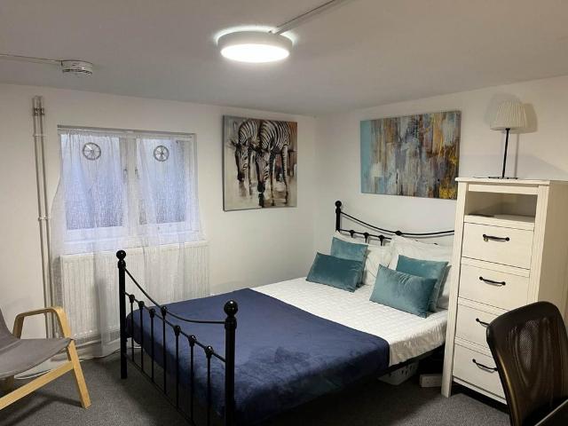Room for rent in Charlotteville, Westborough