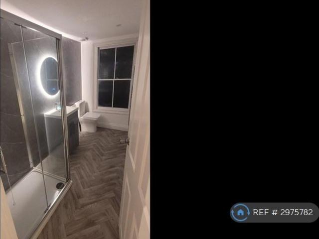 Room for rent in Poplar Grove, Greater London