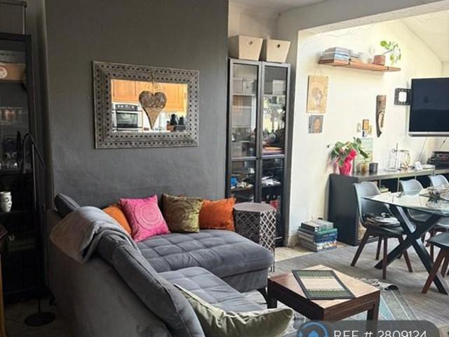 Room for rent in London Borough of Merton, Greater London