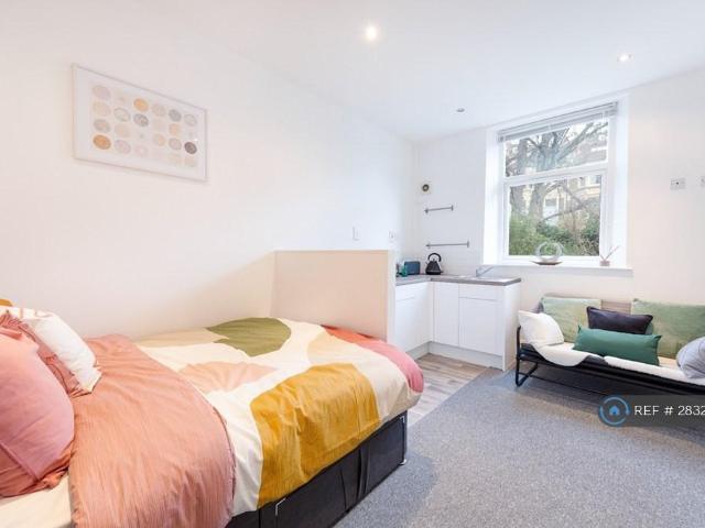 Room for rent in Feckenham, City Of Bristol