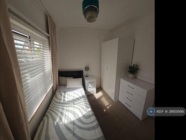 Room for rent in De Parys, Bedford