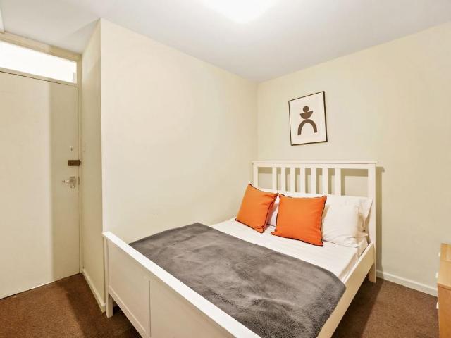 Room for rent in Maida Hill, Isle Of Man