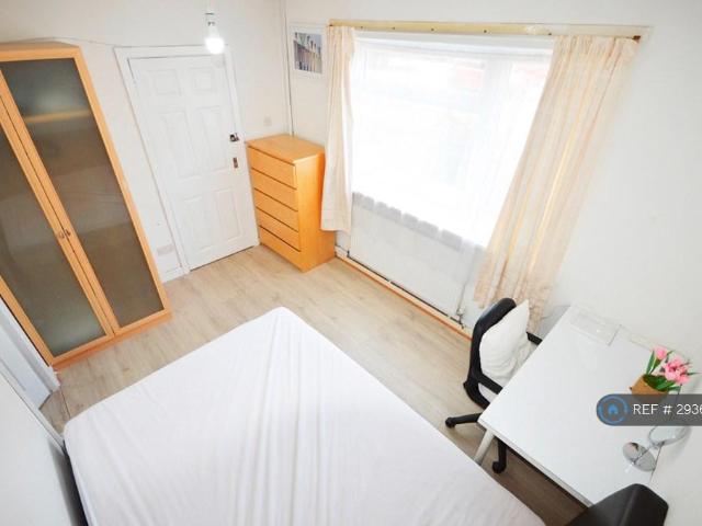 Room for rent in Canley Gardens, West Midlands