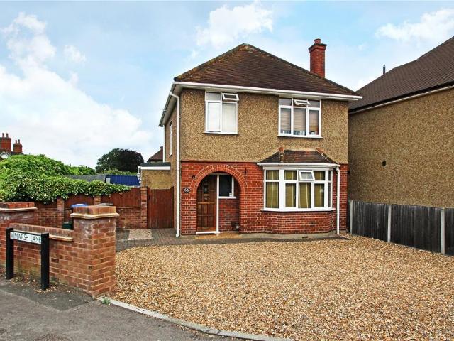 Room for rent in Row Town, Surrey