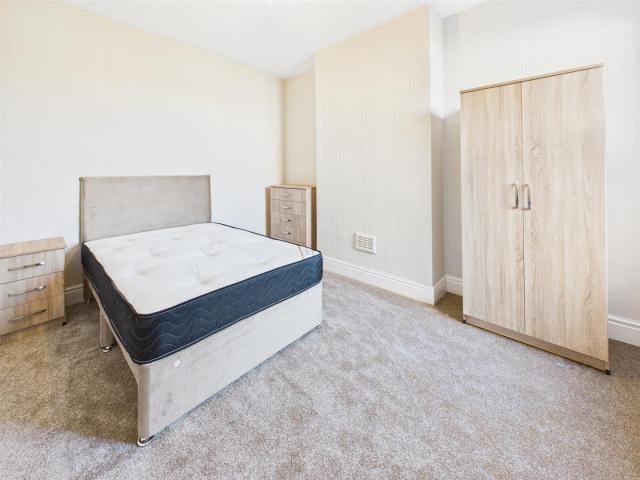 Room for rent in Spon End, West Midlands