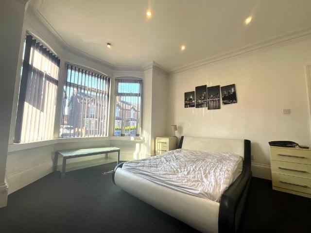 Room for rent in City Centre, Wheatley