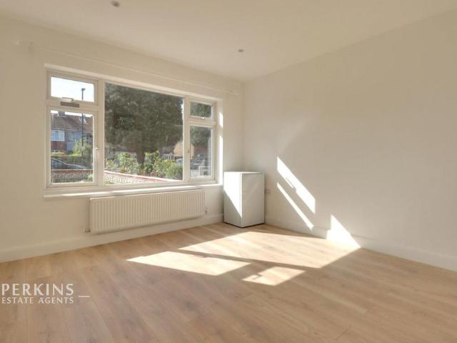 Room for rent in London Borough of Ealing, Perivale