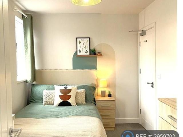 Room for rent in Chilvers Coton, Camp Hill