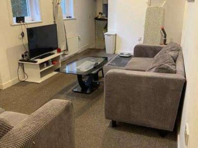 Room for rent in Barton upon Irwell, Salford