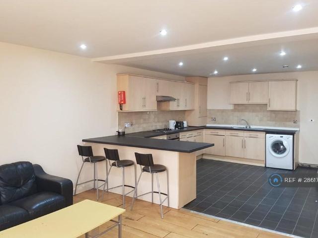 Room for rent in Little London, West Yorkshire