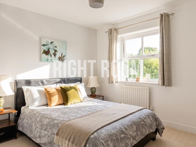 Room for rent in Elmsbrook, Evershot