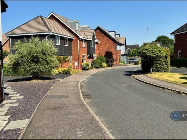 Room for rent in Boley Park, Staffordshire