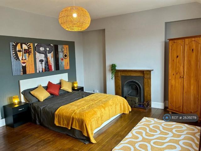 Room for rent in Nangreaves, Wales