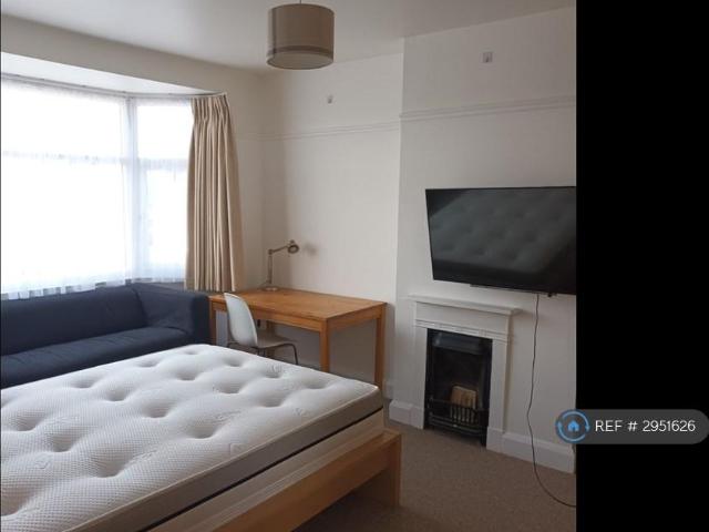 Room for rent in Spring Park, Luton