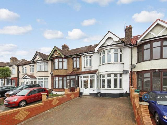Room for rent in Little Heath, Greater London
