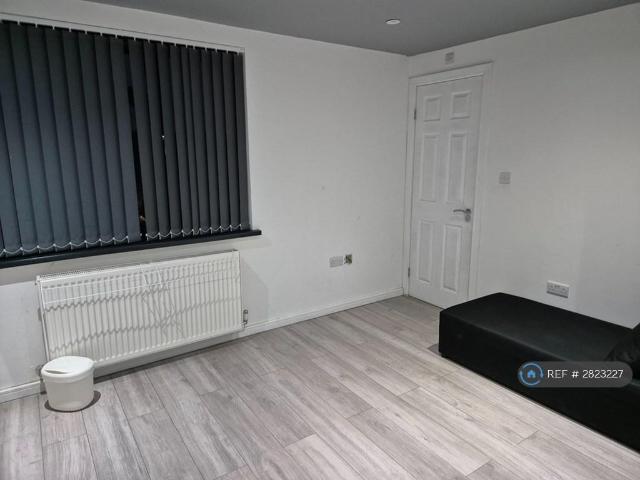 Room for rent in Lane, Greater London