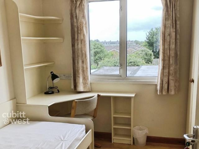 Room for rent in Chichester, Littlecote