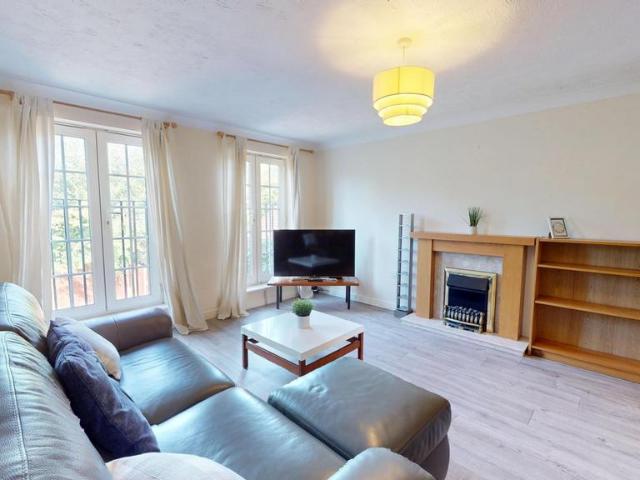 Room for rent in Elmfield, Leicestershire