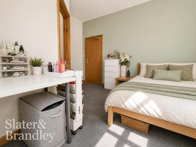 Room for rent in Attenborough, East Midlands