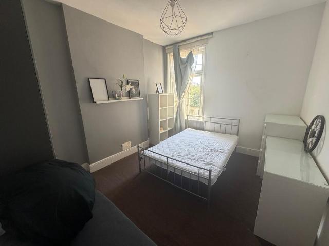 Room for rent in Alperton, Greater London