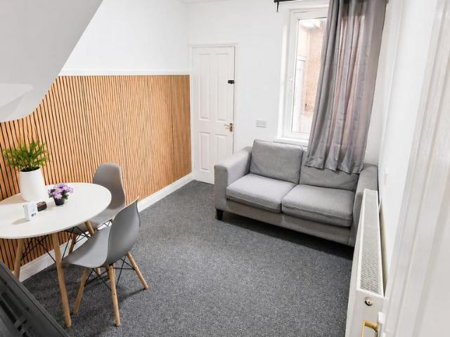 Room for rent in Ball Hill, West Midlands