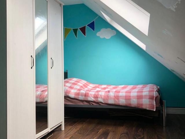 Room for rent in Little Heath, Cat Hill
