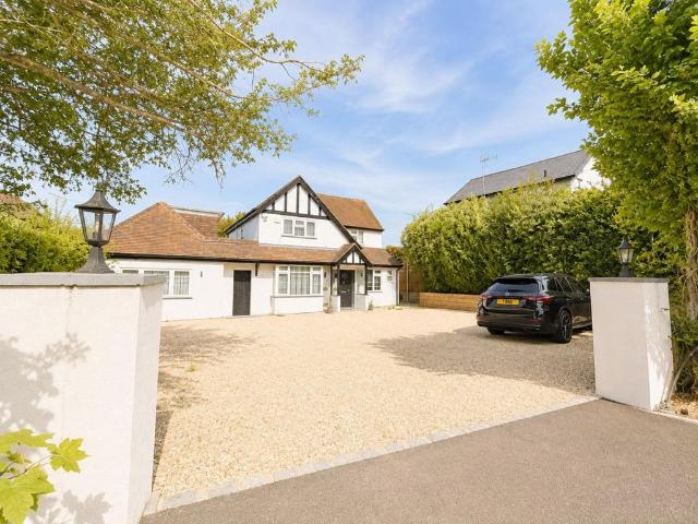 Room for rent in Totteridge, Buckinghamshire