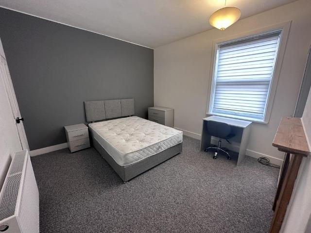 Room for rent in New Town, Alverton