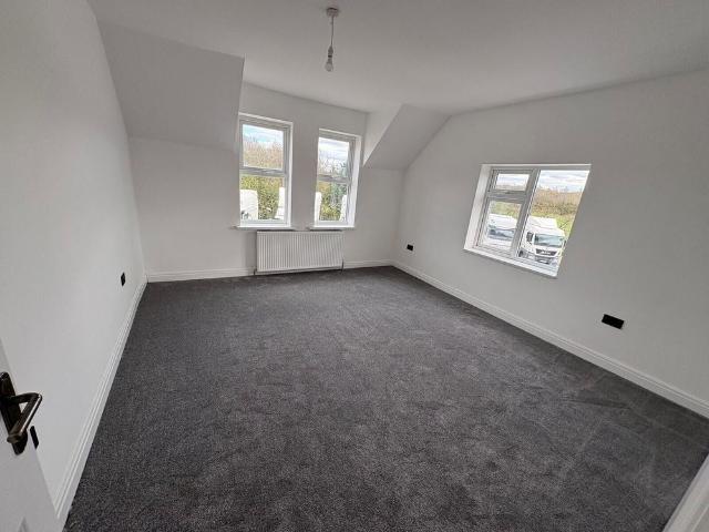 Room for rent in Chadsmoor, Staffordshire