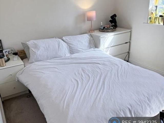 Room for rent in Kirkstall, West Yorkshire