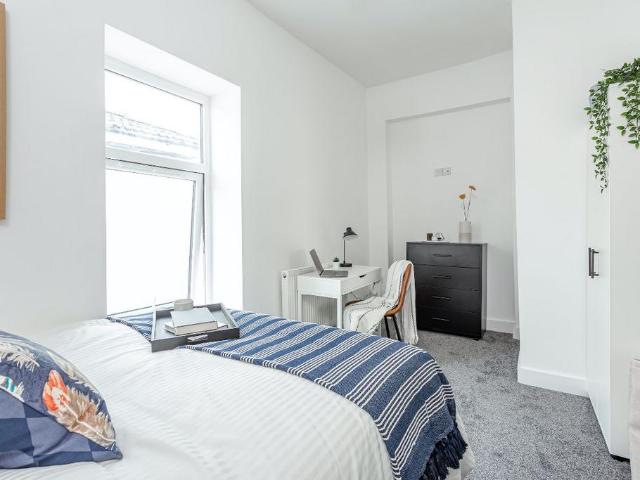 Room for rent in Claughton, Wirral
