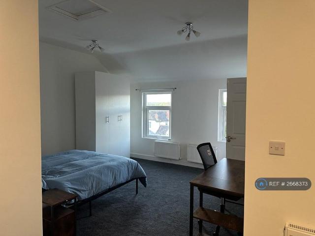 Room for rent in Chapelfields, West Midlands