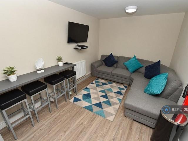 Room for rent in Roby Mill, Lancashire